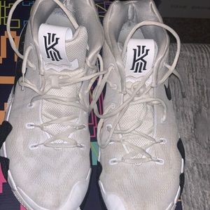 Nike kyrie 4 shoe